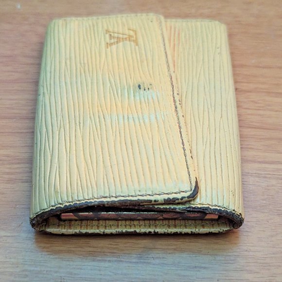 Louis Vuitton Epi Key Holder/Wallet #1664*** - Picture 3 of 8